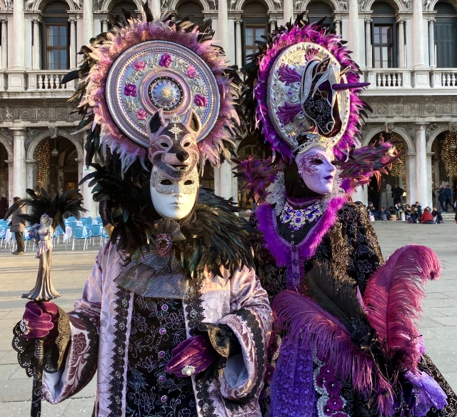 非日常の世界で出会う、本当の自分：「竜とそばかすの姫」から考える