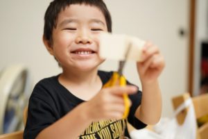 アートで遊ぶ：自由な心を取り戻すトレーニング