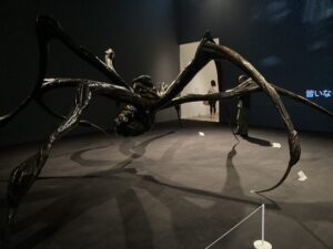 心の闇も味方に：ルイーズ・ブルジョワのアートが教える自己受容の力