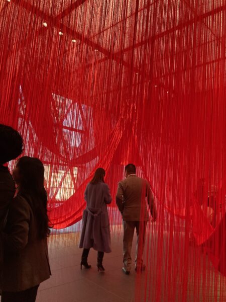 自分だけの感性を 尊重する〜塩田千春展から学ぶこと〜